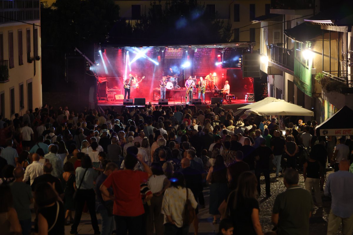 HWeekender's tweet photo. Geniales Tangomango en el cierre del festival #Ponferrada #Bierzo #Soul #funk https://t.co/r09hpIT3t6