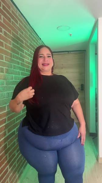 Tresslabb's tweet photo. Sexy Mami https://t.co/tc0ETNXl9m