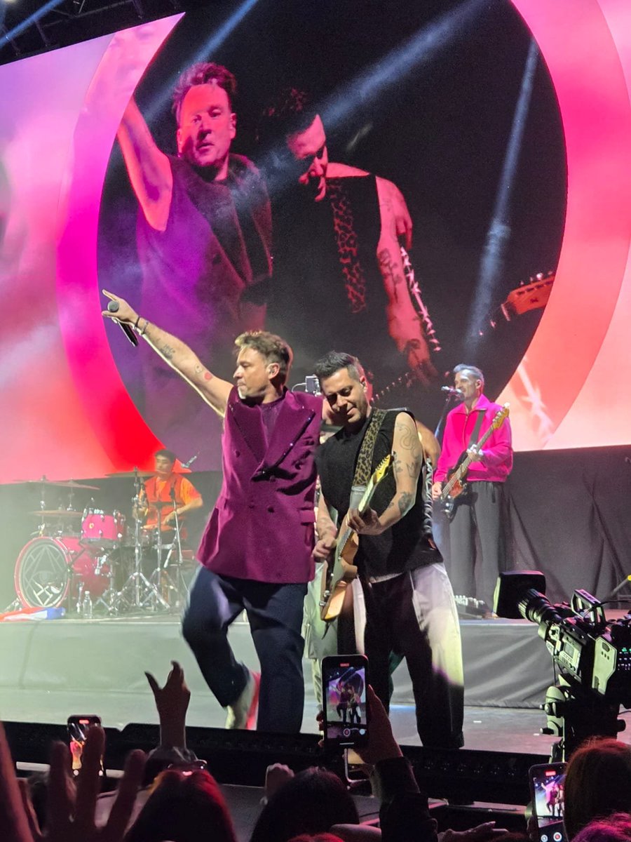 FernandoMarull's tweet photo. Cada vez mejores los Tan Bionica, lpm.  La rompieron @CHANOTB
@SebyTB

Hoy en Santiago; mañana Colombia https://t.co/AbYylaXIat