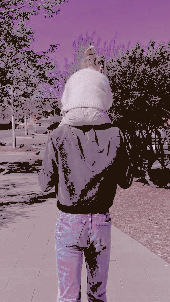 echoedcalls's tweet photo. evening walk through the park with the two who own my heart https://t.co/nbi8ltLZmR