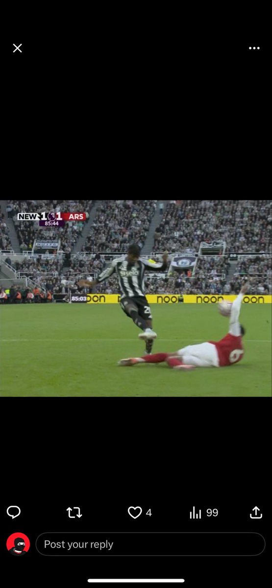 HqndL's tweet photo. @CitroModeMD @TartanGooner I never said that you spastic. It didn’t change the outcome of the game. You retards cannot admit that one of Gabriel’s countless challenges should be red. https://t.co/hHkD1lUnA3