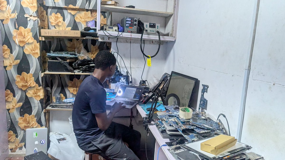 seekerlee007's tweet photo. Happy Monday, everyone 💻🔥

New week, new opportunities 🚀

If your laptop is faulty, slow, needs software installation, Windows installation, upgrades or general servicing, I’m available to help.

💻 Laptop Repairs
🛠️ Software Installation
⚡ Windows Installation &amp; Setup
💾 https://t.co/ruGkwIjJMV