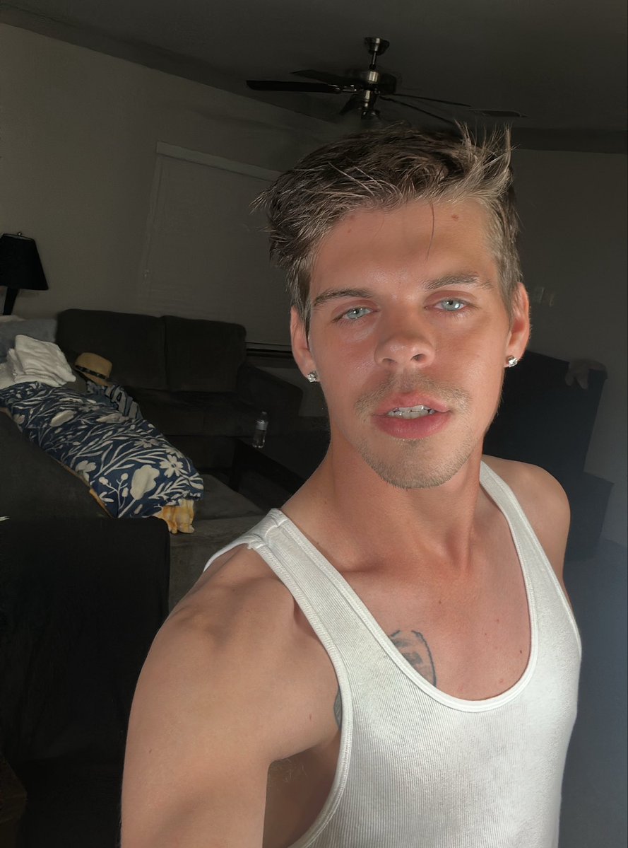Zachafterhours2's tweet photo. #chudai #watta #nsfwtwt #nsfw #onlyfans #gay #fucking #cum #dick #cock #bwc  #smooth #hard #hung #raw #fuck #daddy #gaysex #porn #sex #boys #men #goon #gooner 

https://t.co/IU21YKzMfC
The face😘                The waist 👅 https://t.co/k9t8ZPv1yl