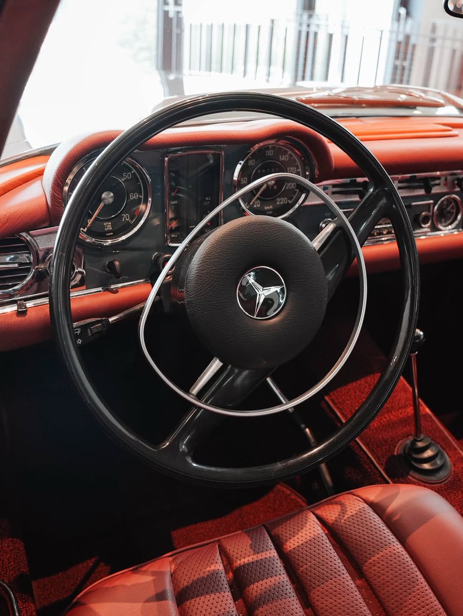 Stewart88010's tweet photo. Do you prefer its color or its powertrain? #ClassicCars #Mercedes https://t.co/EqKiKoEBce