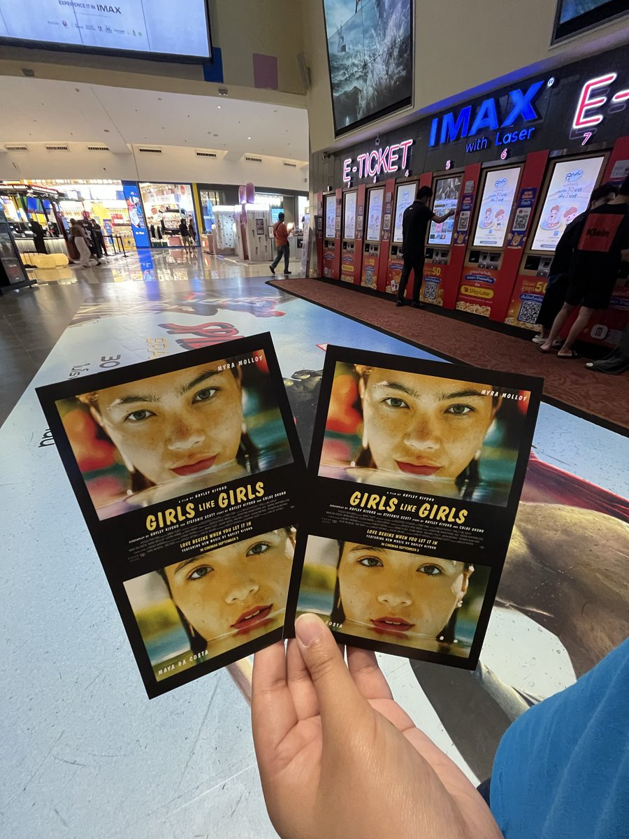 gwenttpy's tweet photo. รัก girls like girls มาก สื่อมันสำคัญต่อเด็กในยุคนี้ เลยดีใจที่มีหนังแบบนี้ออกมา ทำให้รู้ว่าการที่เราชอบอะไรแบบไหนมันไม่เคยผิดเลย มีสับสน ผิดหวังบ้าง ถึงจะวิ่งหนีแต่สุดท้ายก็วิ่งหนีไปไม่ได้ตลอด ยอมรับที่เราเป็นเรา เพราะมันไม่ได้ผิดแปลกอะไร that’s why representation matters <3 https://t.co/hTCiJzVRuP