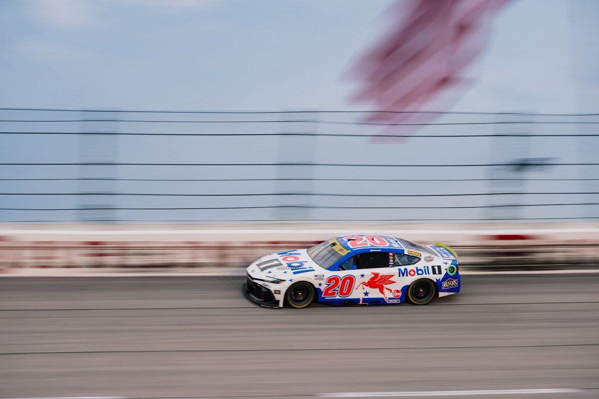 JoeGibbsRacing's tweet photo. .@CBellRacing WINS the Southern 500 @TooToughToTame!!!!👑

#TeamToyota | @Mobil1 | @mobil1racing https://t.co/FnDGjAqcMr