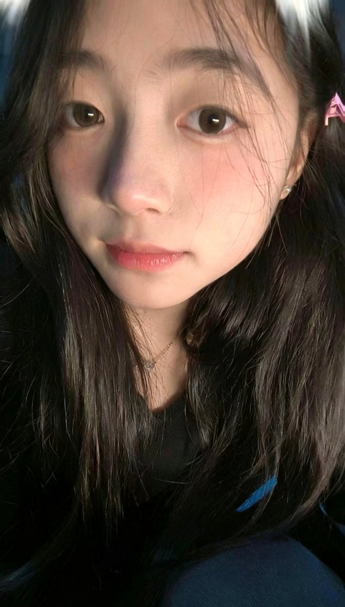 uccvyj's tweet photo. 第一次玩x，大家觉得我的脸适合什么��呀，我觉得我适合颜射#女高 #反差 #母狗 https://t.co/dEIxeCfUGq