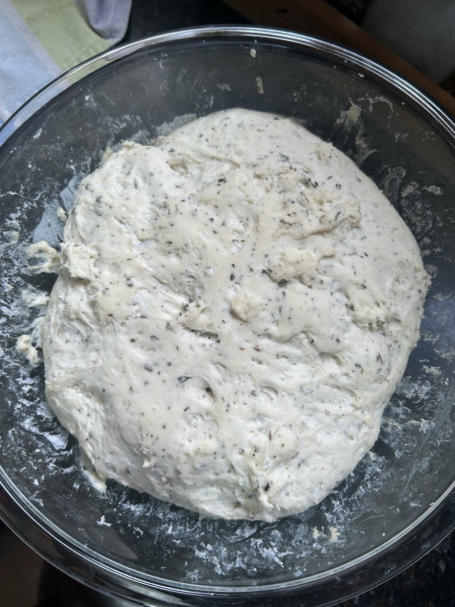 TheKitchenCode1's tweet photo. Bread is noble and versatile. This loaf has fresh oregano: just a tablespoon for every three cups of flour. To make it softer, we added two tablespoons of olive oil. And as always, pay attention to the water temperature. https://t.co/mAXlZvHFrD