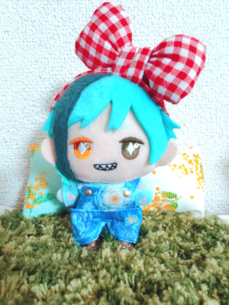 maronui_twst's tweet photo. 桜さん(@momokantoneko)より、何と星月夜のサロペット🌛をご厚意でお譲り頂きご縁が持てました…！😭❣️Ｂ品…との事ですが全くそうは見えず、ぬいちゃんのちんまりした愛らしさを引き立てるシルエットも柄もとっても素敵です🥹✨この度は素敵な作品とご縁を本当にありがとうございました🥰☽︎︎.*·̩͙ https://t.co/m677uTF0Ad