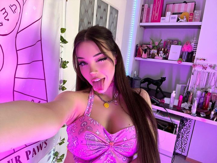 PayFindomBrats2's tweet photo. Pop quiz: Where does your money belong?

1. An investment account where it grows via compound interest💸

2. Paying back your highest interest debt to snowball out of debt🌸

3. Daddy's Throne balance🎀

Vote below⬇️And DM to see if you passed😍

catfish findom manscam https://t.co/E1C5Dlkjg4