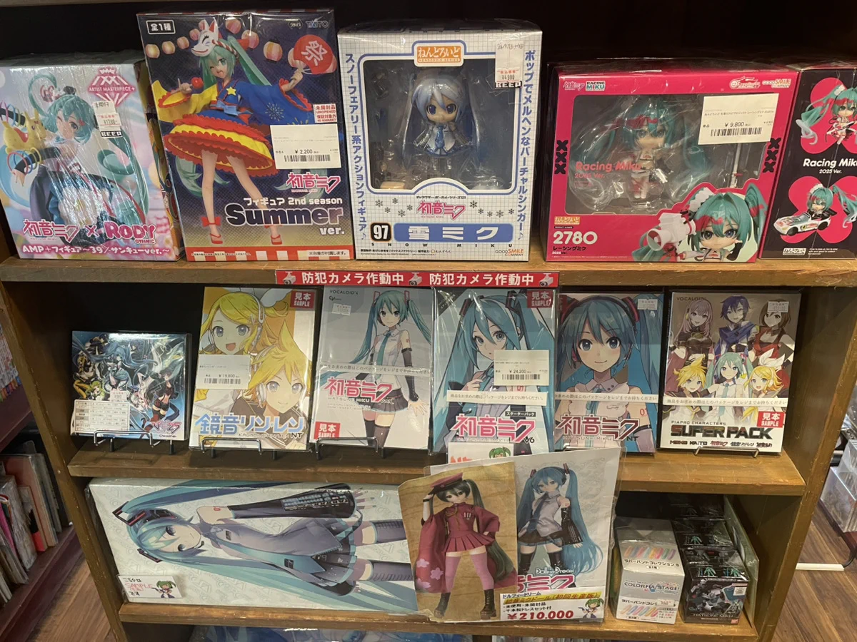 初音ミク アクスタ 缶バッジ ぬいぐるみ フィギュア まとめ売り BEEP秋葉原店 on X: 