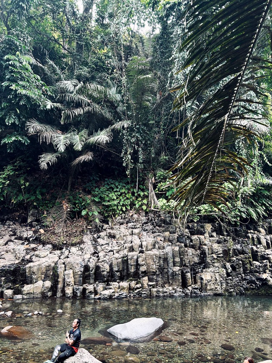 justienbagus's tweet photo. 📍Pilan Rock Formation https://t.co/XgK0NJTg8b