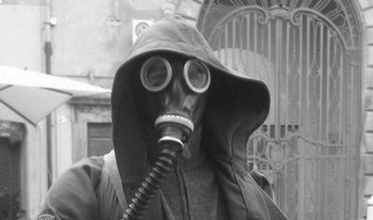 serotoniias's tweet photo. everyone who draws subspace with a full face gas mask ⬇️ goes to heaven https://t.co/sKrJGSStGg