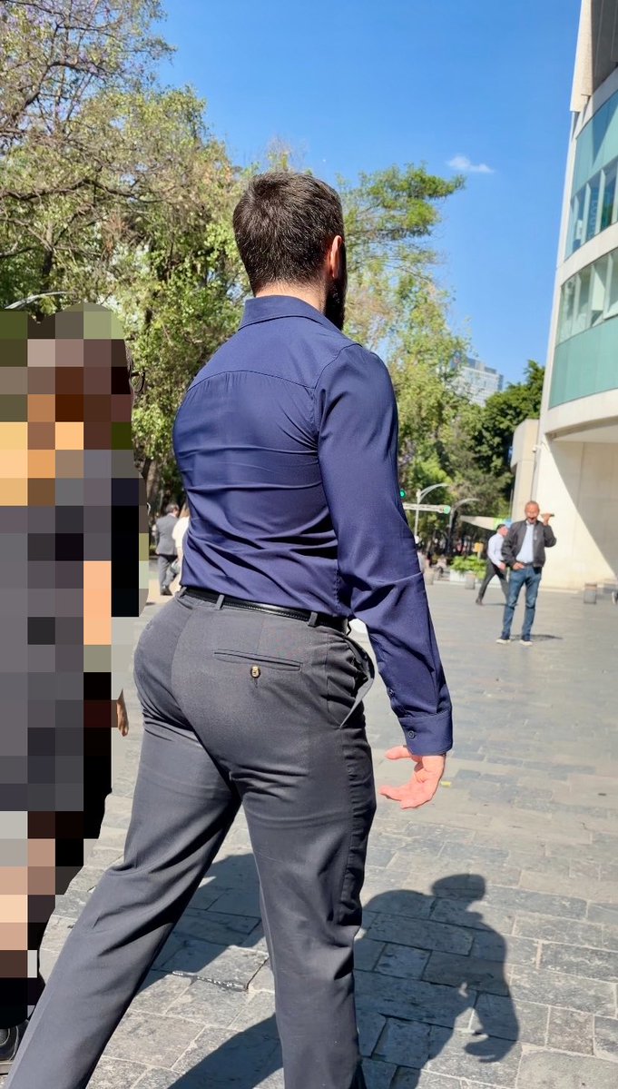 Javier701678255's tweet photo. Perfil izquierdo y perfil derecho de nuestro nalgón favorito. No puede ser más Perfecto, el y sus nalgotas #nalgonescallejeros #nalgonas #culon #culodemacho #paparazzicallejero #paparazzinalgon #cazadordeculos #cazadordenalgones #menass https://t.co/HYIIV98WRZ