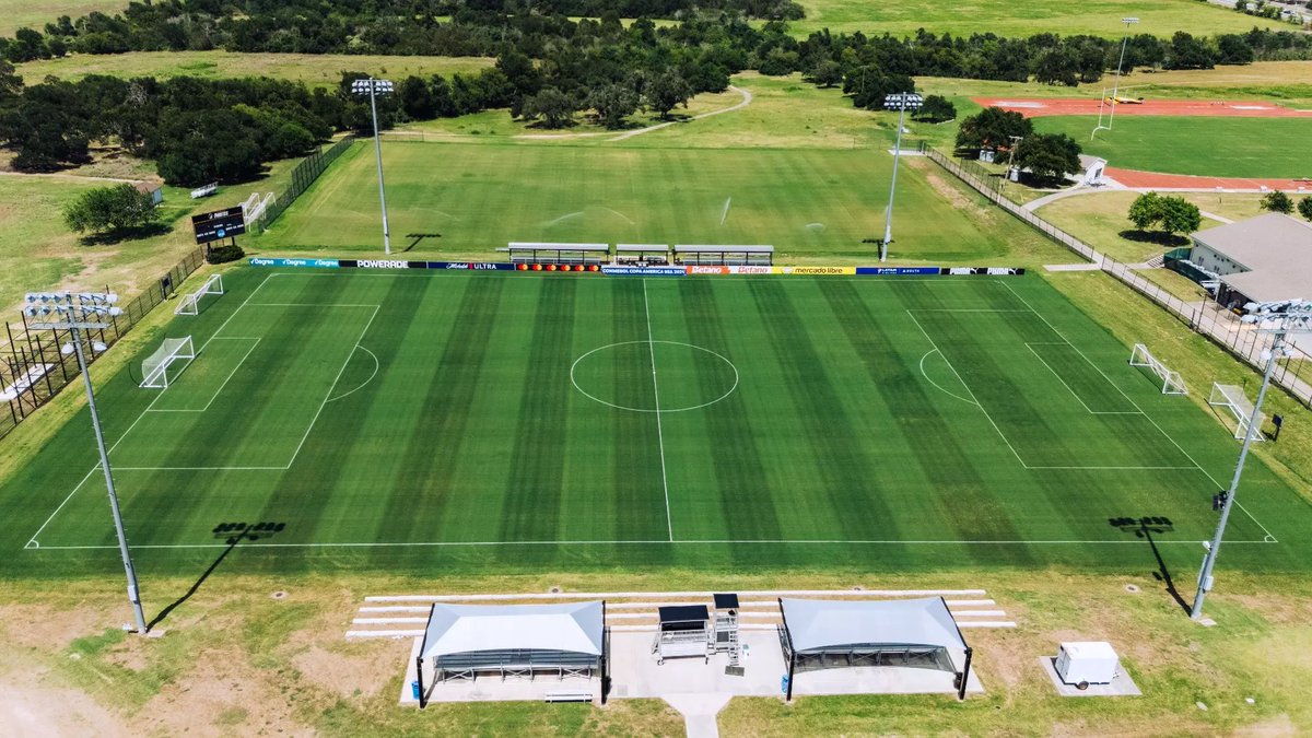 SolarSoccerClub's tweet photo. ꜱᴏʟᴀʀ ɴᴇxᴛ ʟᴇᴠᴇʟ ᴘʀᴇᴘ
ꜱᴏʟᴀʀ ᴇᴄɴʟ ᴜ19ꜱ ʙᴏʏꜱ ᴄᴏᴍᴘʟᴇᴛᴇ ᴄᴇɴᴛʀᴀʟ ᴛᴇxᴀꜱ ᴄᴏʟʟᴇɢᴇ ᴛᴏᴜʀ
THANK YOU to @acsoccer, @SUPirates & @crusoccer for an incredible weekend!
Our players and parents gained valuable insight. #WeAreSolar https://t.co/AbnwlYU7M3