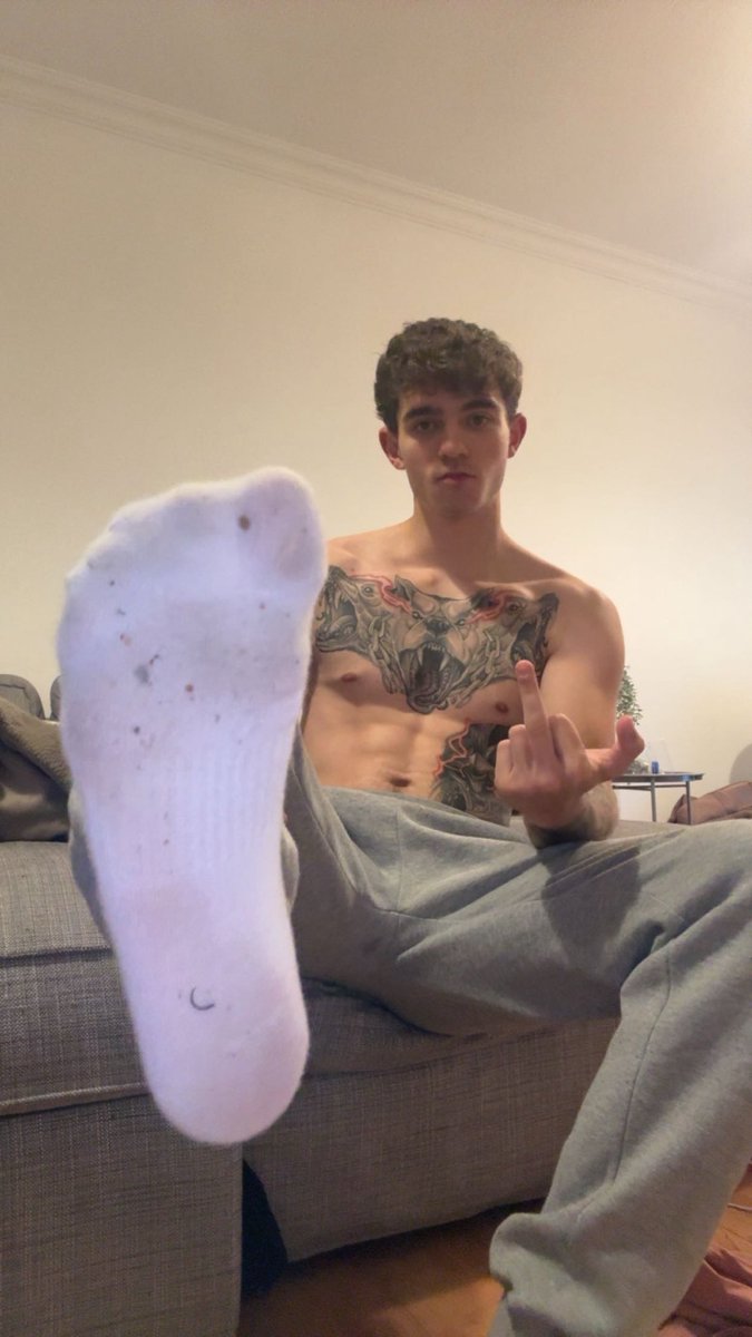 MasonCreedx's tweet photo. On your knees for these linty socks https://t.co/DzOeV7PS29