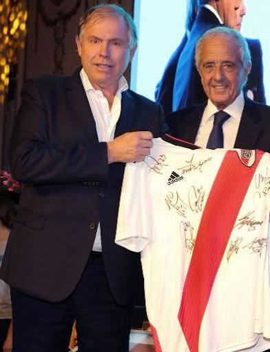 canal26oficial1's tweet photo. CORRUPCION FUTBOL 
LOS QUE CONTROLAN VAR COPA ARGENTINA SON 
AVILA HINCHA RIVER CEO ESPN Y WHERTEIN DUEÑO TYC SPORTS,TORNEOS, DSPORTS SOCIO DE DONOFRIO SE HABRIAN COMUNICADO CON TROGLIO Y LE DIJERON:"GRACIAS POR ENTREGAR TACTICAMENTE PARTIDO A RIVER,TE VAMOS AYUDAR ANTE RIESTRA" https://t.co/3ZIJ6Ul1KK