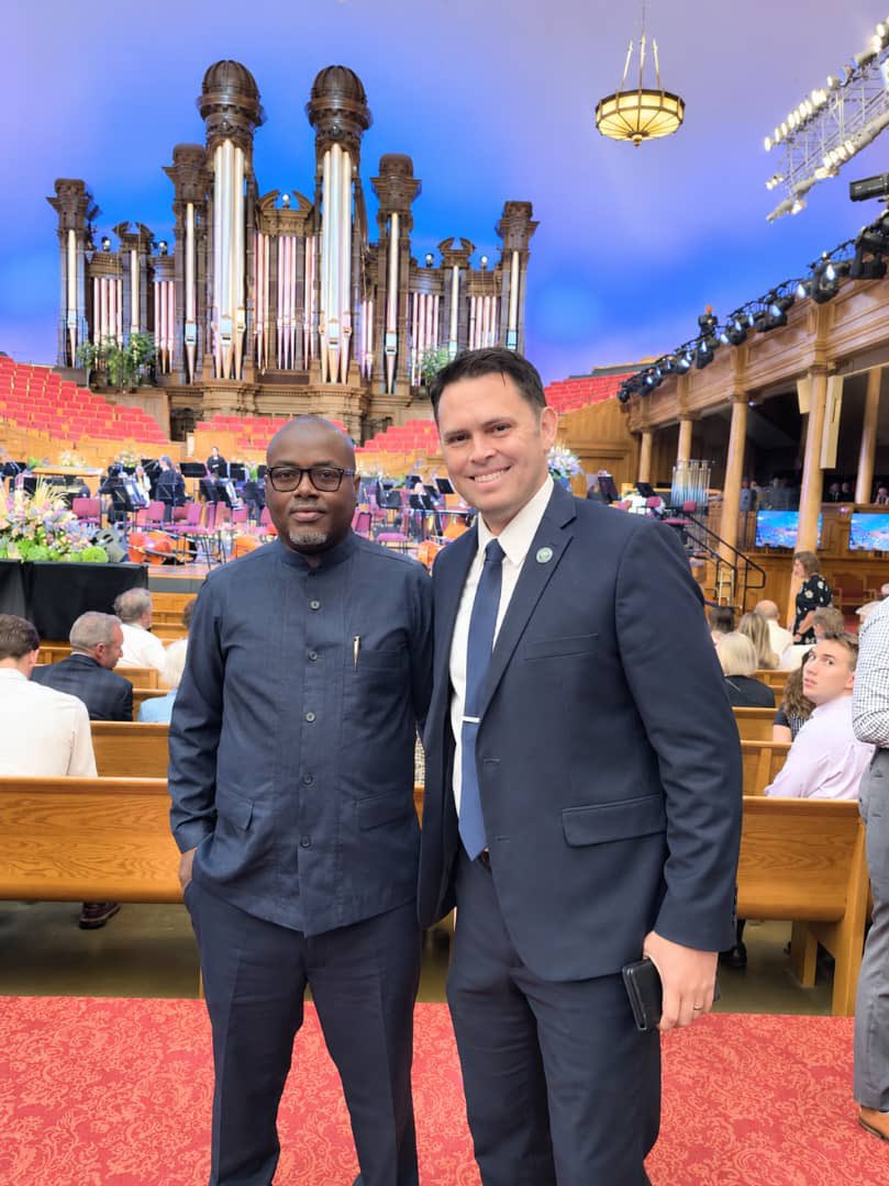 LiveDjib's tweet photo. 🇩🇯🇺🇸 Le président de la Commune de Balbala, Mohamed Hassan Saïd, effectue une visite à Salt Lake City, aux États-Unis.Cette visite se déroule du 5 au 10 septembre 2026, dans l’État de l’Utah.Elle intervient à l’invitation de #TheStirlingFoundation.L’objectif principal est de renforcer les relations internationales de la Commune de Balbala. La mission vise également à rechercher de nouvelles opportunités de développement pour la population.

La Commune souhaite découvrir le modèle de coopération appelé « The Utah Way ».
Ce modèle repose sur la collaboration entre plusieurs acteurs de la société.
Il associe notamment les organisations confessionnelles, la société civile et les entreprises.Les institutions académiques et les pouvoirs publics participent également à cette coopération.Balbala souhaite s’inspirer de cette expérience pour renforcer la participation citoyenne.Cette démarche pourrait aussi favoriser l’autonomie et le développement des communautés locales.

La visite doit permettre de créer un réseau de partenaires américains pour Balbala.Des rencontres sont envisagées avec des responsables gouvernementaux et des chefs d’entreprise.Des responsables religieux et des institutions académiques intéressés par l’Afrique sont également concernés.
Les échanges porteront notamment sur l’humanitaire, l’éducation et l’autonomie des communautés.Le président souhaite présenter la vision, les besoins et les potentialités de Balbala. La mission s’inscrit aussi dans la coopération déjà engagée avec The Stirling Foundation.
Cette coopération concerne notamment l’électrification des habitations de la communauté de Balbala.

La visite constitue ainsi une nouvelle étape dans l’ouverture internationale de la Commune.
L’ambition est de créer des partenariats durables et de mobiliser de nouvelles ressources pour accélérer le développement de #Balbala.

@US_Emb_Djibouti