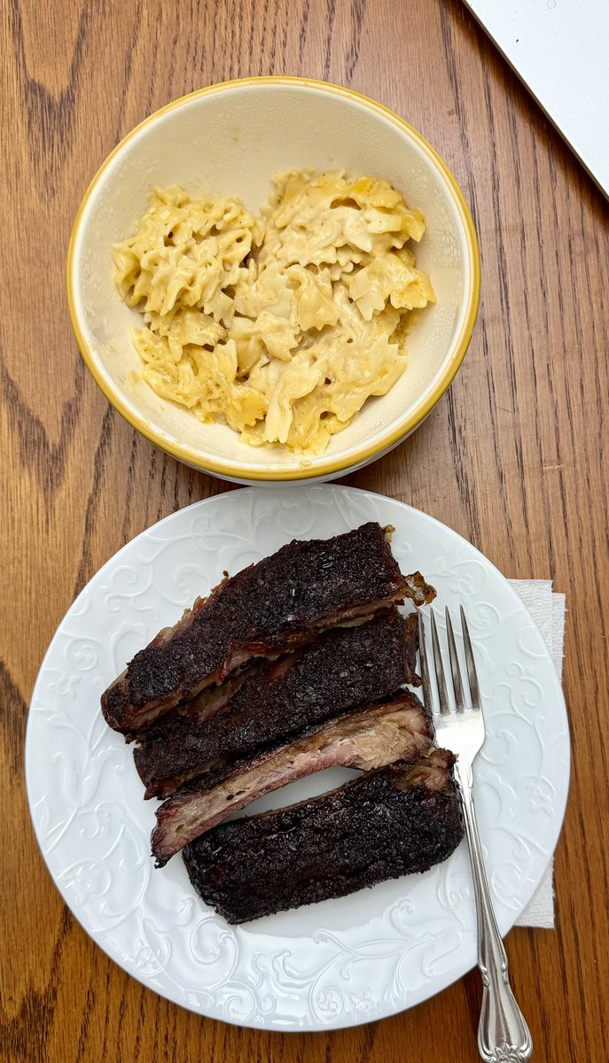 DadsSeasonings's tweet photo. Dinner
Leftovers from the #CFBRibOff https://t.co/Px9FSRzFzm