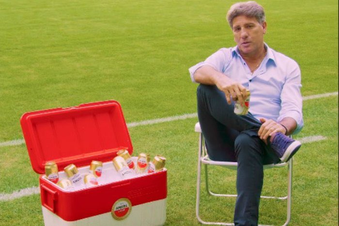 lagesbru's tweet photo. eu assistindo de camarote o fim do sport club internacional https://t.co/2xJSQSz8Mf