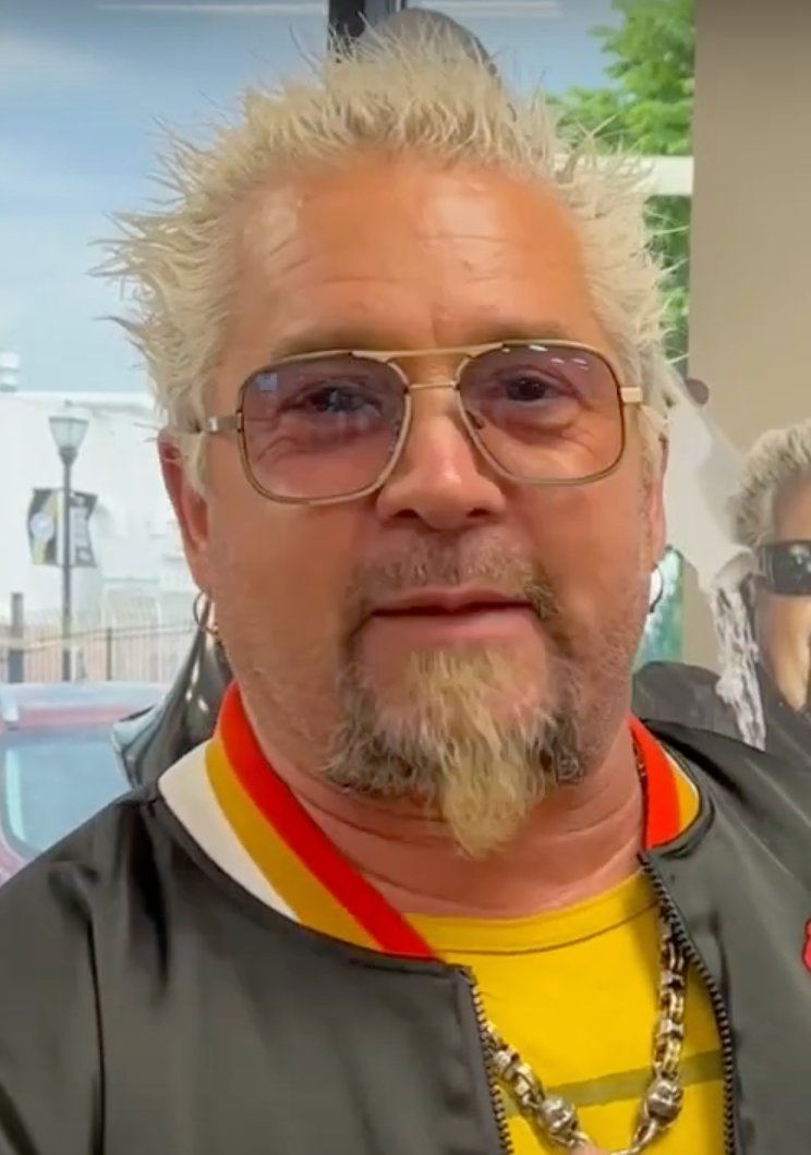 vanhanenist's tweet photo. This I learned: Anthony Bourdain repeatedly bullied Guy Fieri in the early 2010s, and in 2015 Guy Fieri called him obviously very mentally unwell, 3 years before Bourdain killed himself.

Guy Fieri is a patriot. https://t.co/GlwuOQFwl9