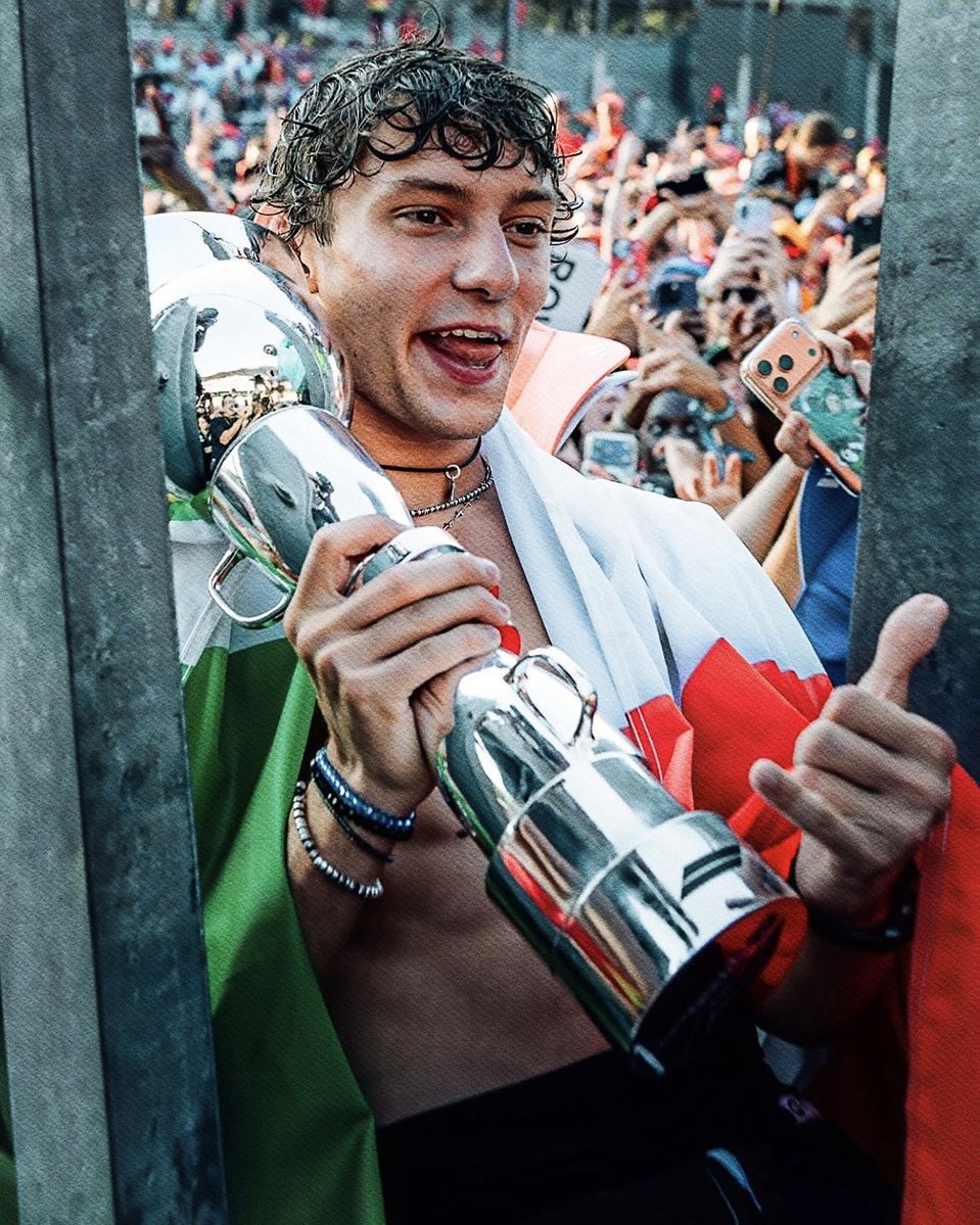 italizno's tweet photo. ⠀
 ͏ ͏  ͏ ➵ gιorᥒo dι fᥱstᥱggιᥲrᥱ! 🏆 https://t.co/bpBDJzhckc