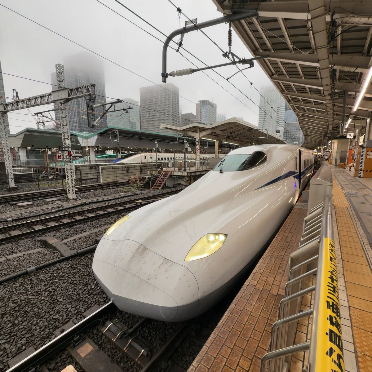 ogaken_men's tweet photo. 今週も4泊5日で出張🚅
大阪の事務所だけで移動ないのがせめてもの救い…😮‍💨 https://t.co/X0z7oM1mGl