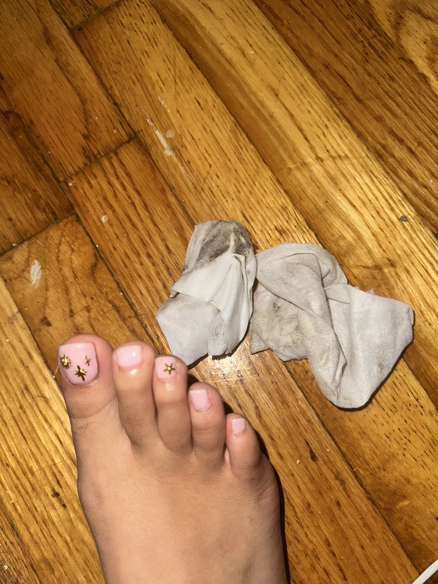 Toesandalamode's tweet photo. Got a lil dirty in my free time 🥰👣

#explore #feetfetısh #dirtyfeet #followme https://t.co/ROogj2Hxja