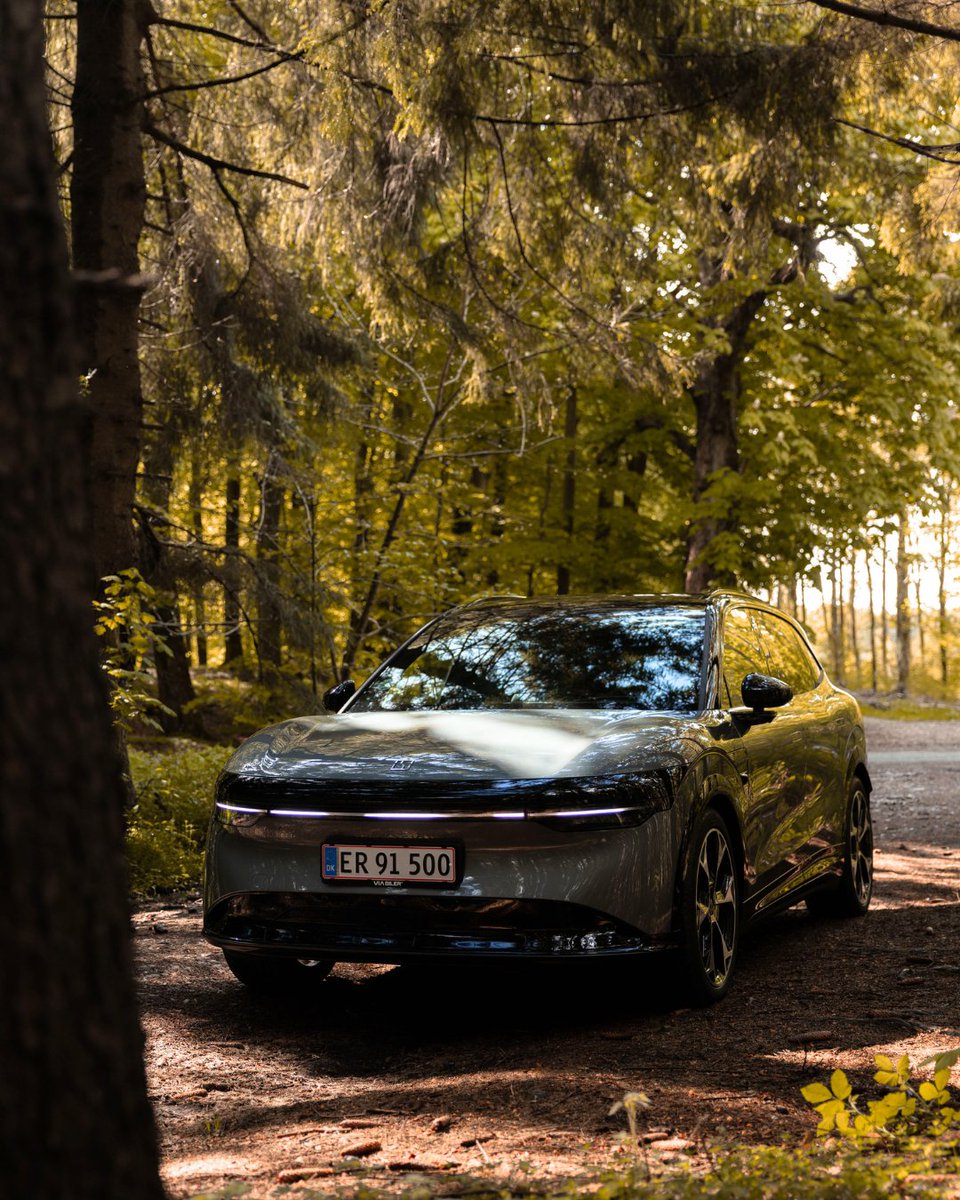 Zeekr_Europe's tweet photo. Trade traffic for trees.

Adventure-ready. Comfort-focused.

Zeekr 7X Energy consumption (combined): 19,9 – 17,7 kWh/100km (WLTP); CO2 emissions (combined): 0 g; CO2 class: A. 
#Zeekr #ZeekrEurope #Zeekr7X #EV #ZeekrPerformance https://t.co/OTySPzFJ64