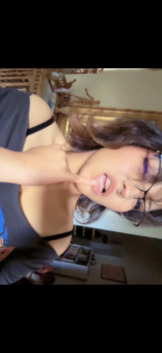 BeaNBaBy210's tweet photo. Sum selfies for yall >< ♥︎!
•
•
•
Looking for moots!!!!!
♡ and ↻ to be moots .ᐟ https://t.co/vpenFzxUYu