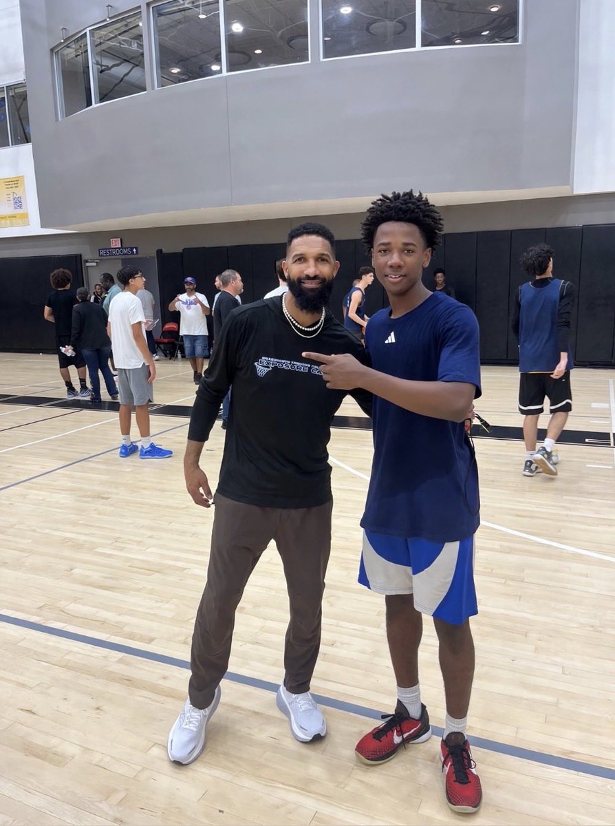 jayceloggins1's tweet photo. Very grateful to have attended the @GPCECBASKETBALL camp this weekend! It was a phenomenal event where I connected, learned from, and talked with many college coaches. Special thanks to the two who created this opportunity: @CoachMaxSpinner &amp; @PBSCoachNorwood 🙏🏾🙏🏾 https://t.co/2ha6aBcMAp