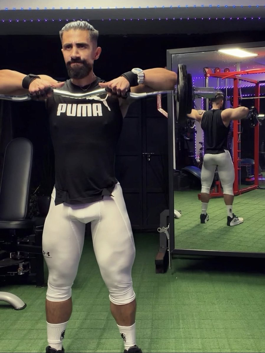 lycrafanmx's tweet photo. Un super crush con este man, 😍🥵🤤 #bulgetime ##becausewelovelycra #spandexfetish #blancosdías https://t.co/gGnd7j2Y84