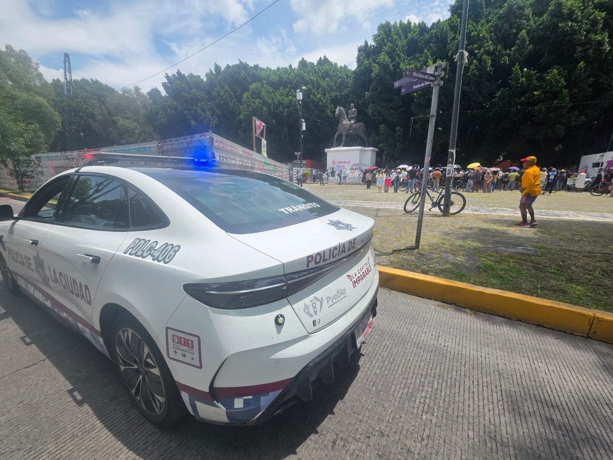 SSC_Pue's tweet photo. @Marisol_Calva 📍 La Policía de la Ciudad atendió un reporte, donde se encontraba un grupo de personas.

Al momento, permanecen aproximadamente 20 personas de manera pacífica. Se mantiene presencia y se realizan las acciones correspondientes. https://t.co/zuThp0ctU8