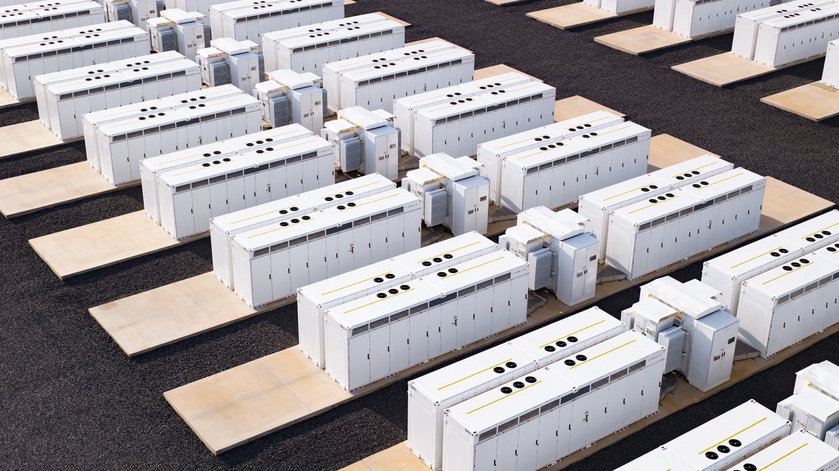 SawyerMerritt's tweet photo. A new $50 million @Tesla Megapack battery energy storage facility has started construction in Colorado.

50 MW/200 MWh system comprised of 50 Tesla Megapacks to serve the Black Hills Energy grid. https://t.co/XOGLWYyh5V