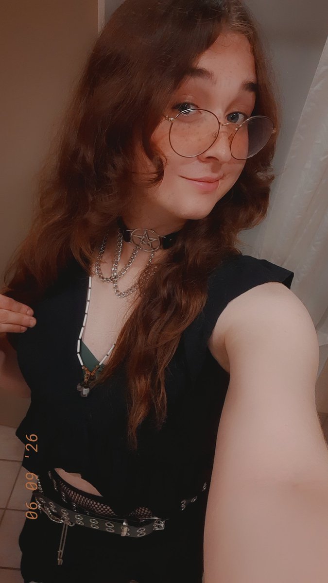 Ragfly's tweet photo. Can't wait for the concert, heres my fit drop https://t.co/FFstTOrcQP