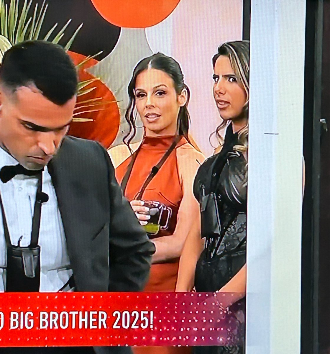 gdbeatrizzz's tweet photo. Reconheço divas quando as vejo 🥂 #bbtvi https://t.co/d8JjnZo3x9