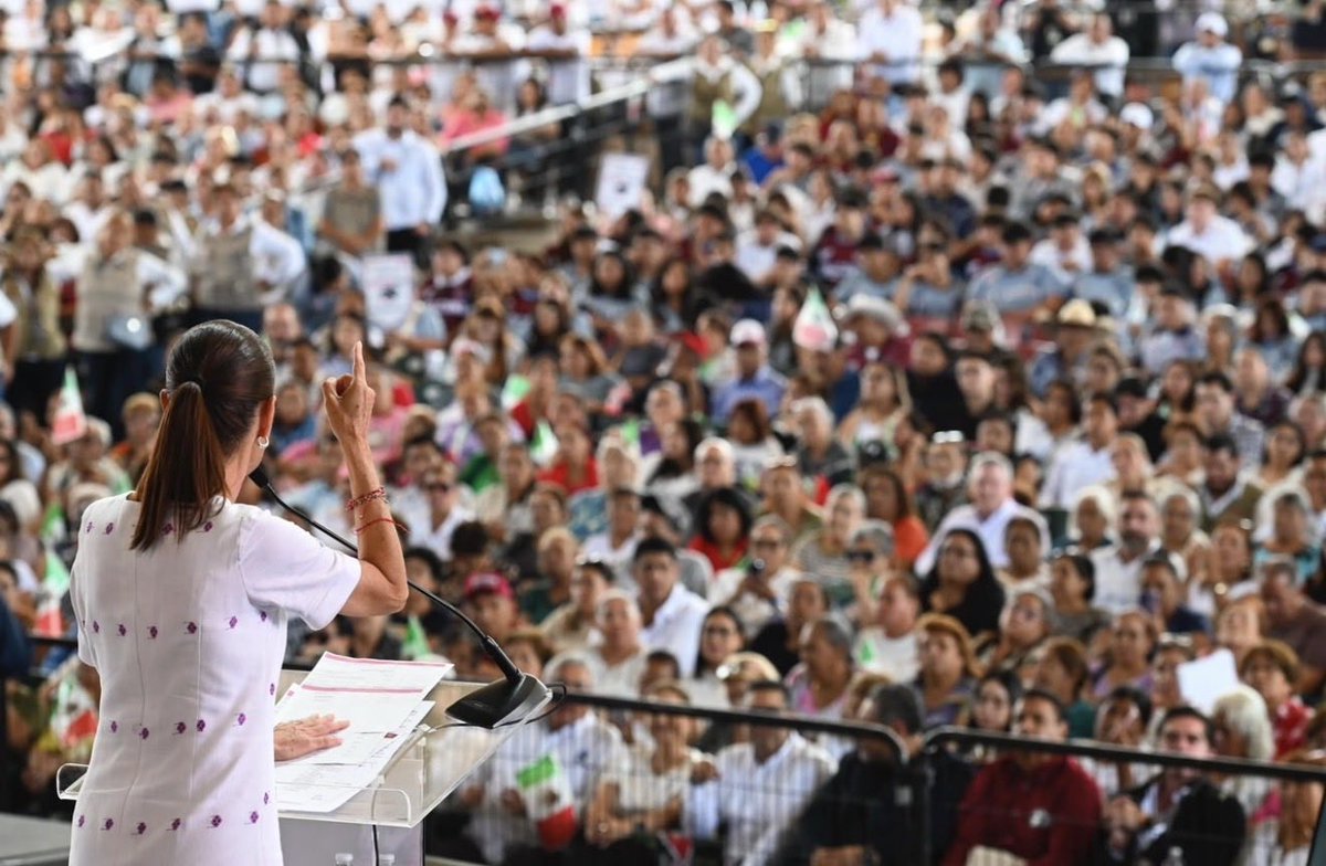 CelesteSaenzM's tweet photo. #PresidentaClaudiaSheinbaum INFORMA QUE EN #Coahuila
884 MIL 942 PERSONAS RECIBEN UN #ProgramaParaElBienestar CON UNA INVERSIÓN DE 19 MIL 223 MDP
"Siempre vamos a trabajar por el bienestar del pueblo de México", aseguró
• Destacó el avance en la construcción del #Tren Ciudad de México-Saltillo-Monterrey-Nuevo Laredo, de un puente en Piedras Negras, la tecnificación de riego en la Laguna y la inversión en infraestructura hospitalaria