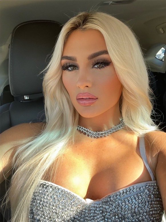 TiffanyStr9owd's tweet photo. Do you love my boob https://t.co/Rh6F0MpMFN