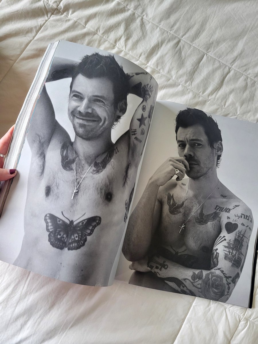 pleasemmith's tweet photo. these photos are massive HOLY- https://t.co/baux5LDVCI