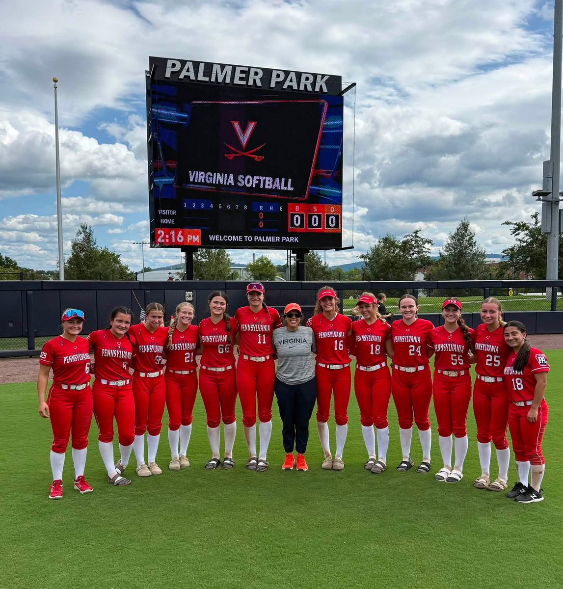 JuliaRipley30's tweet photo. Had a great time at @UVASoftball Camp today! Thank you @JamieAllred24 @CoachTylka @coachdeedeeh @Coach_Jo4444 for hosting such an awesome event!
What a blessing to have a chance to compete against great teams in such a beautiful facility! 🙏 ❤️🤍💙
#2030pitcher
@teampafastpitch @TeamPAMadison @Fastpitch412 @ginafuchs @TempleSSP
