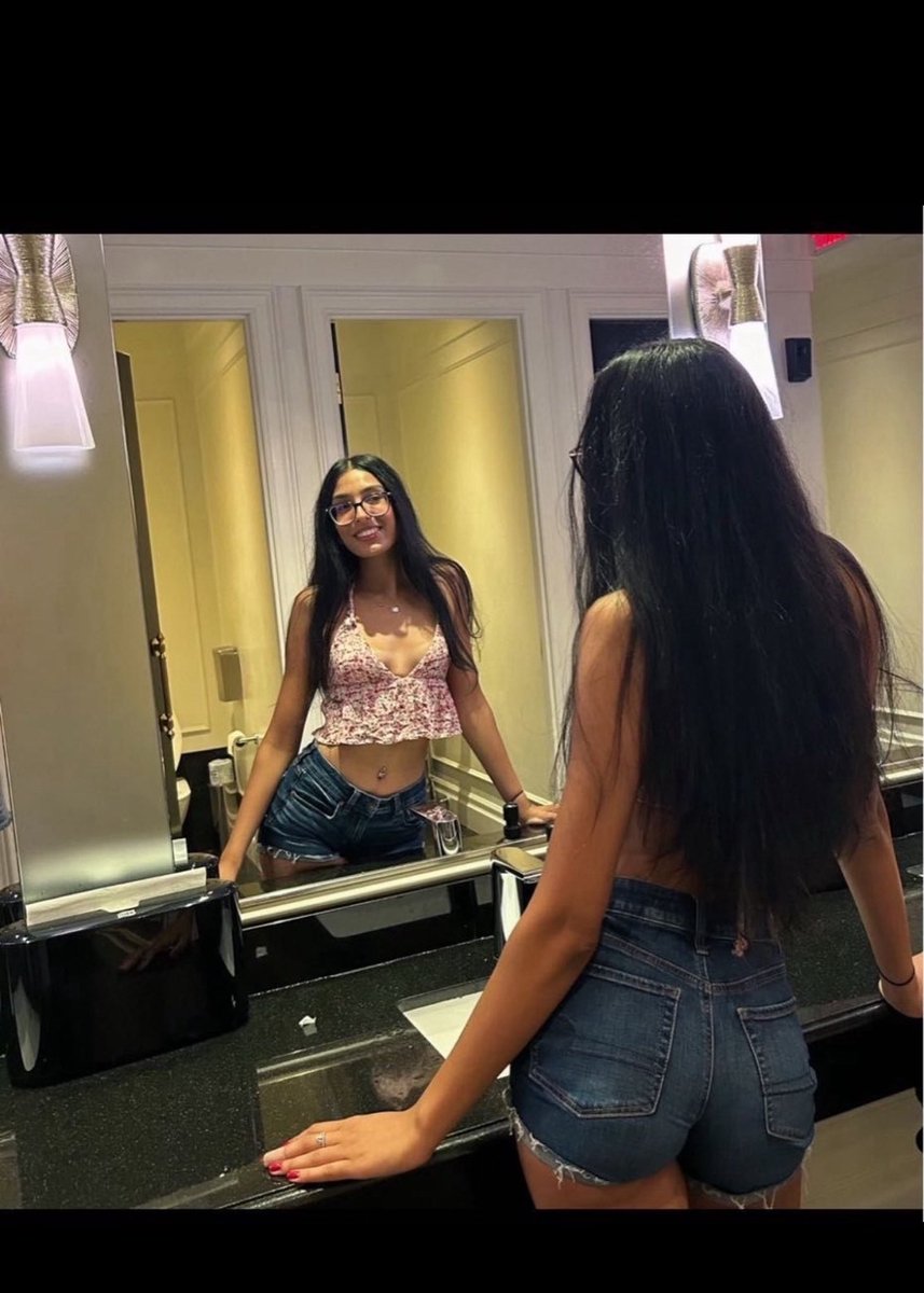 IRL_Gem2's tweet photo. Cucks petite little cousin Layla
DMs open for ur IRLS 
Tighter the better https://t.co/43U0cWjSCL