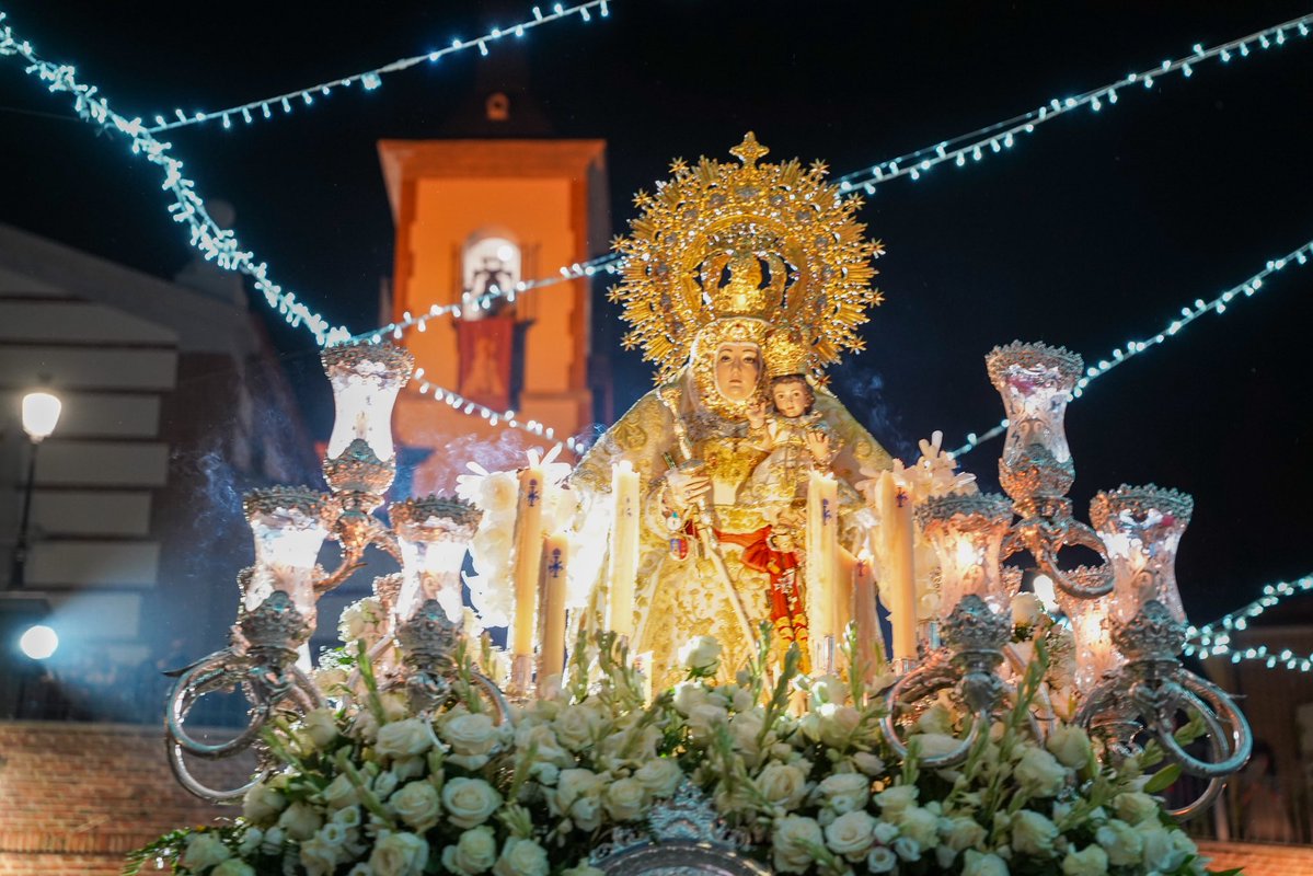 ayto_pozuelo's tweet photo. La Solemne Procesión de Nuestra Señora de la Consolación Coronada ha vuelto a reunir a vecinos y familias en una tarde llena de emoción, devoción y sentimiento en Pozuelo.

💙 ¡Viva Nuestra Señora de la Consolación! ¡Viva Pozuelo! https://t.co/HN8KBDMznj