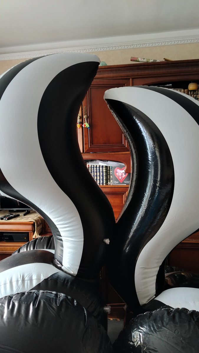Grimatronic67's tweet photo. Today was the greatest day for Spanki as for first time he actualy got to Play with another skunk. I feel like they fell in love🖤. Just look at those two cuties🥹 #skunktember 🦨 https://t.co/UawuF5OW83