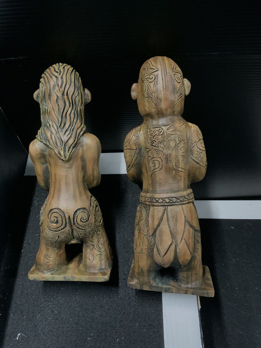 KinokoYh's tweet photo. 後半から大活躍だった、
英雄神「マウイ」と冥界の女神「ヒネ・ヌイ・テ・ポ」
ポリネシア地域の神話の登場人物で、特にヒネヌイテポの方は彫刻なども少なく、神話の内容・ハワイの木彫り・マオリ族のタトゥーなど、色々掘り下げながら造形しました！
#A級MissingLink  #AQミソロジー　#きのこうじょう https://t.co/F6OgOSened