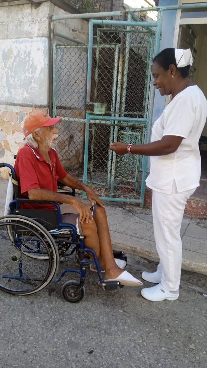 YagenPerez's tweet photo. En esta mañana sabatina se realiza feria de salud en la zona de defensa de loma modelo con acciones de promoción de salud, pesquisa de febriles entre otras acciones de salud. https://t.co/gQyhsP8vcb