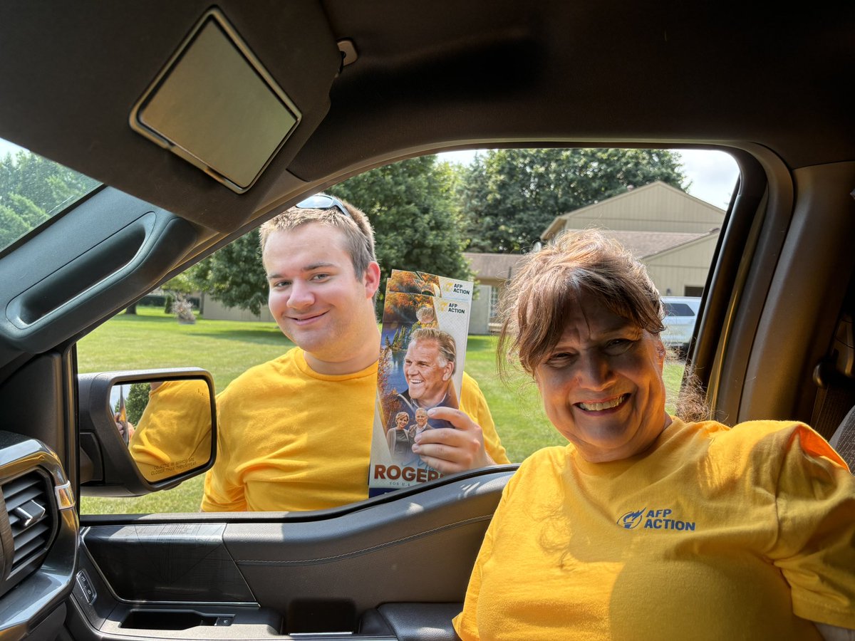 AFPMichigan's tweet photo. Freedom > Control. 

What does that mean? 

👉 It means trusting people to run their own lives instead of asking government to run it for them.

That’s why AFP Action’s grassroots army is on track to knock over 1 million doors in Michigan alone. 🎤🫳 https://t.co/mCkTFGWStB