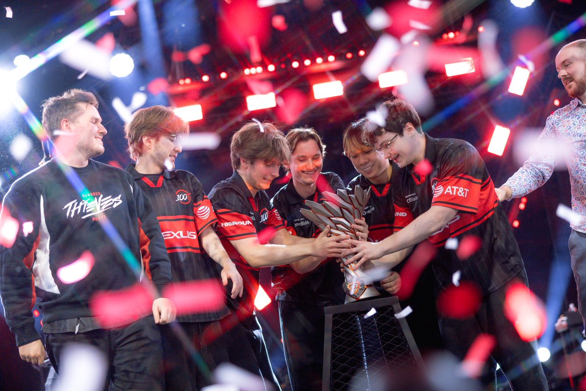 lhfaria's tweet photo. Couldn’t have asked for a better crowd! Obrigado São Paulo, it’s been way too long. 🇧🇷

Thanks to both teams for a historic grand finals. Five maps. Overtime. Absolute banger.

Congratulations to 100T for the title and an incredible season so far! https://t.co/lVuoXOnbHy