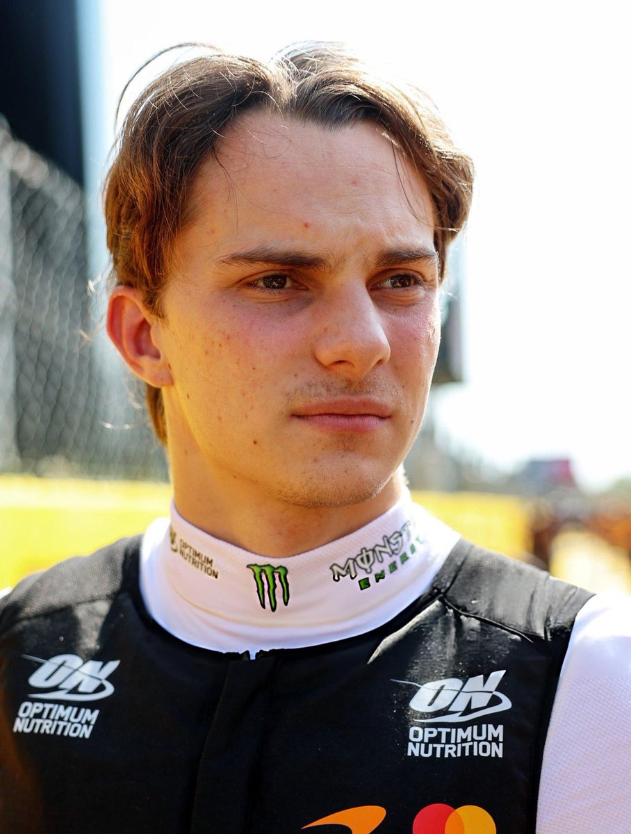 Sloi_wy's tweet photo. Румяный #f1 #mclaren #oscarpiastri https://t.co/2fScEW5qbk