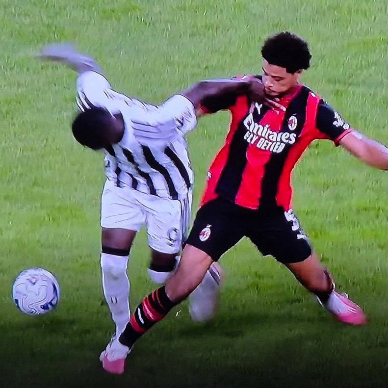 juvefcdotcom's tweet photo. 🚨 @DAZN_IT said that Milan's goal should have been disallowed due to a foul by De Winter on Kolo Muani https://t.co/lU4nzdroSu