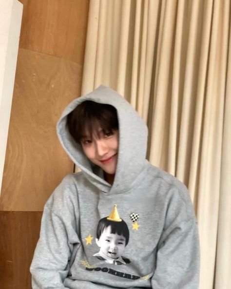VoiderWoonhak's tweet photo. HY GUYS BANGUN SUMPAH UDAH PAGI (aku gw anak rajin) https://t.co/vDBe7LBsvQ